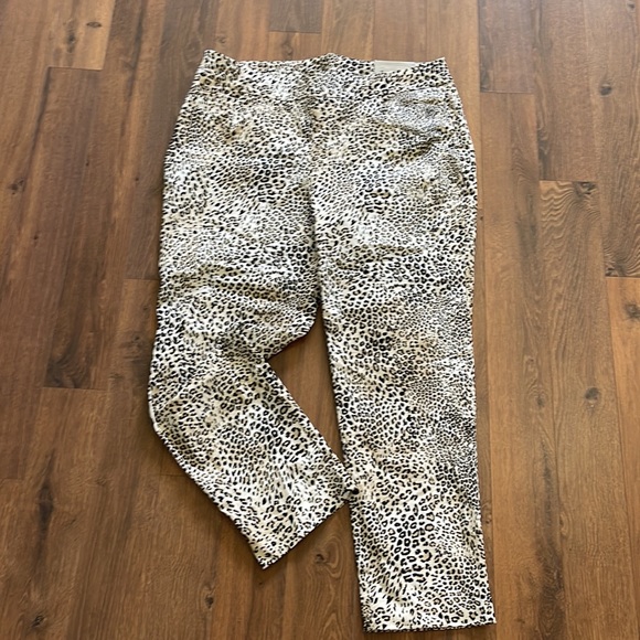 Chico's So Slimming Brigitte Animal Print SHIPS SAME DAY - Picture 5 of 7